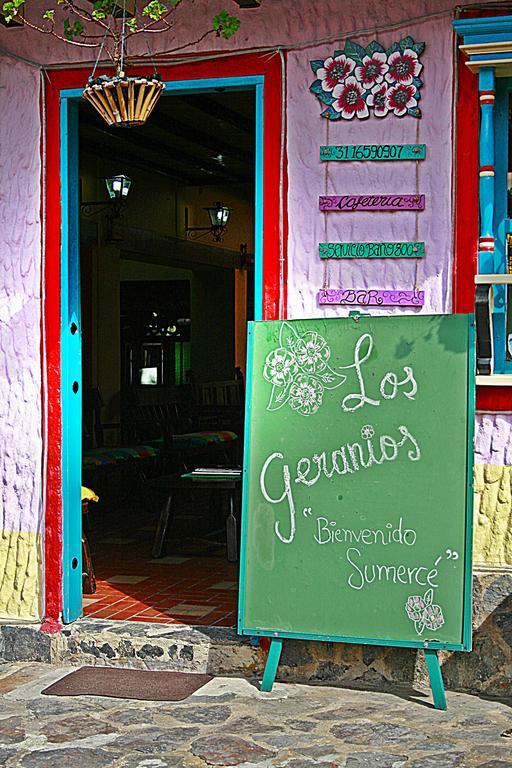 Hotel Los Geranios 두이타마 외부 사진